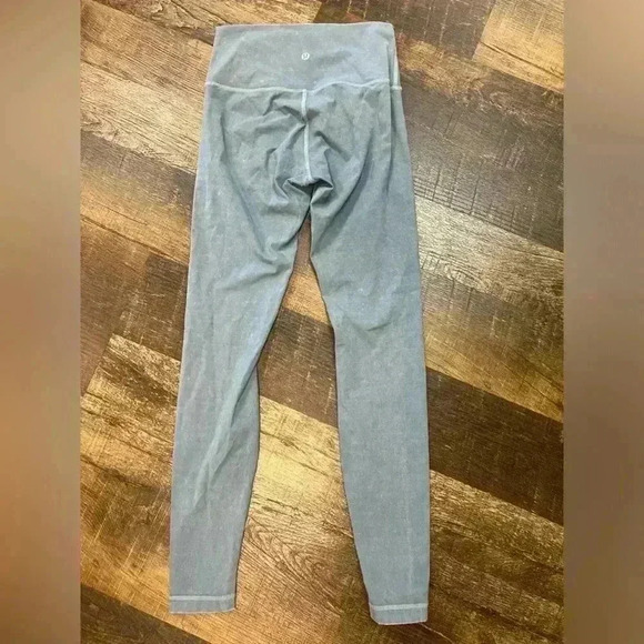 Lululemon Wunder Under High-Rise Tight *Snow Washed 28" Washed Chambray Size 4 - Picture 6 of 7